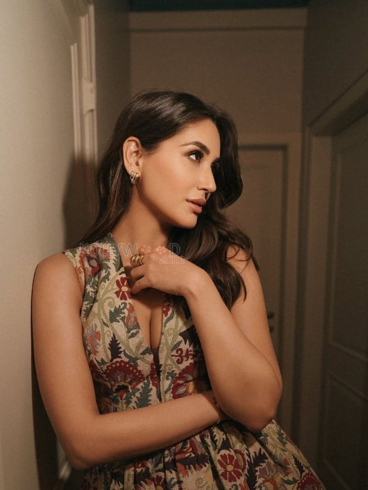 Elegant Nikita Dutta in a Floral Short Sheer Dress with a V Neck Cleavage Photos 02
