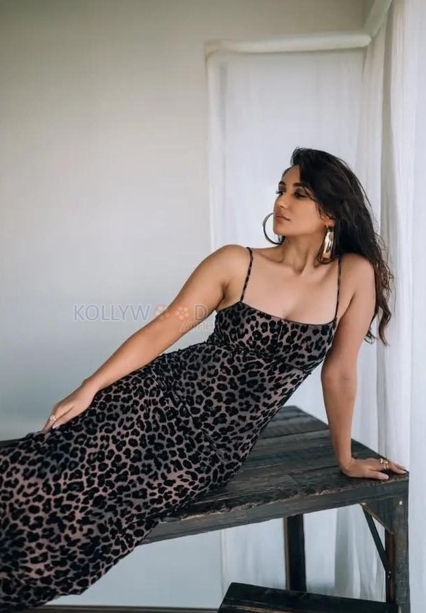 Gul Gule Bakawali Actress Nikita Dutta in a Black Leopard Print Slip Dress with Thin Spaghetti Straps Photos 02