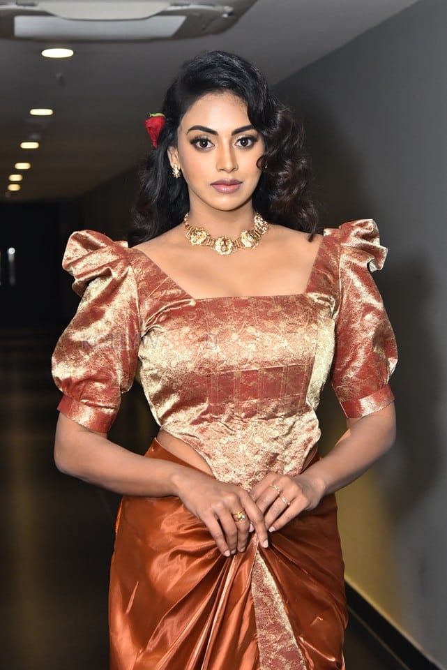 Heroine Kamakshi Bhaskarla at 12A Railway Colony Trailer Launch Pictures 12