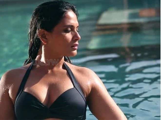 Richa Chadda Sexy Stills 09