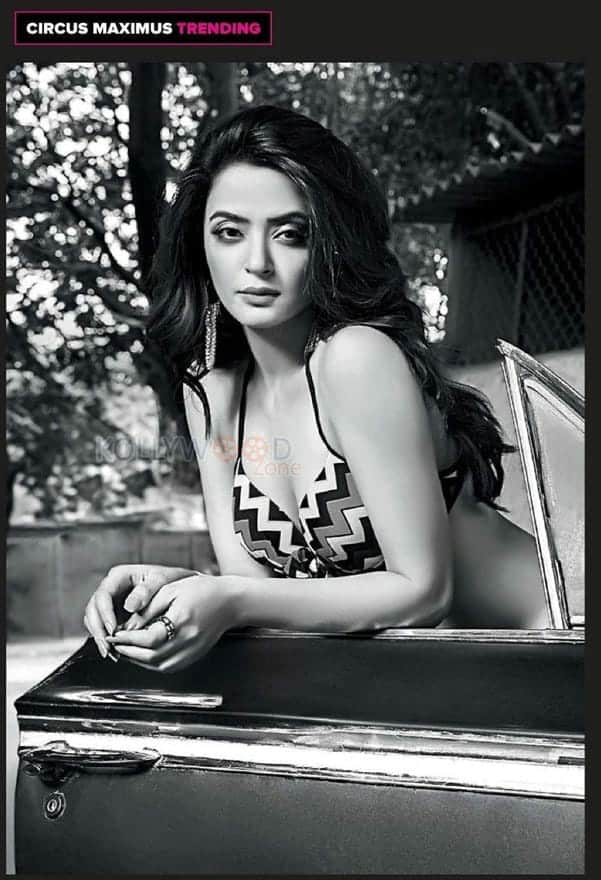 Surveen Chawla Hot Pictures 10