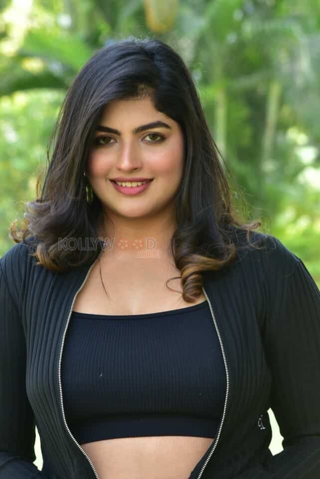 Tollywood Actress Naina Sarwar at Suryapet Junction Teaser Launch Photos 09