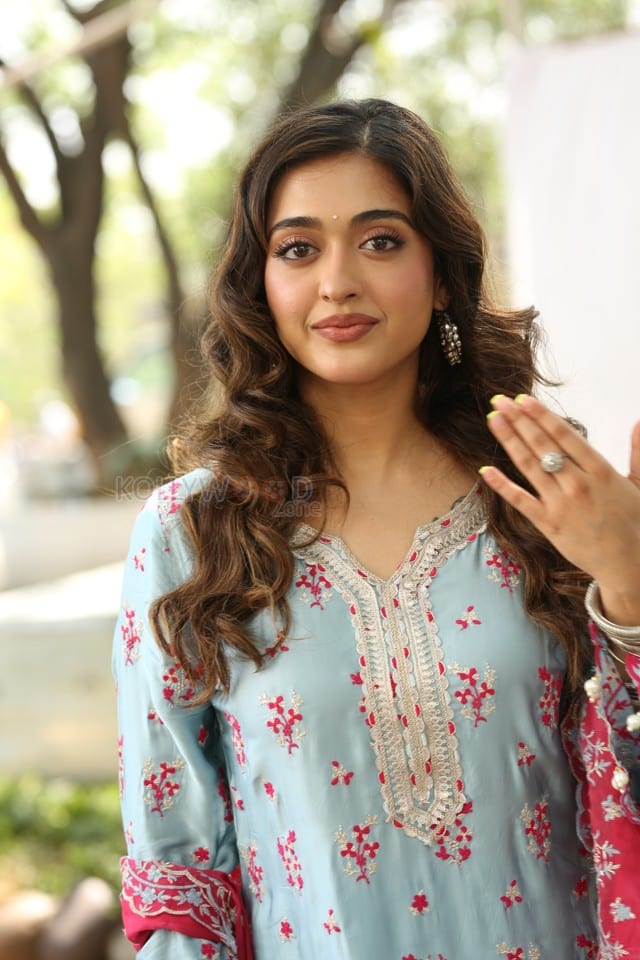 Actress Gayatri Bhardwaj at Cult Movie Opening Ceremony Pictures 20