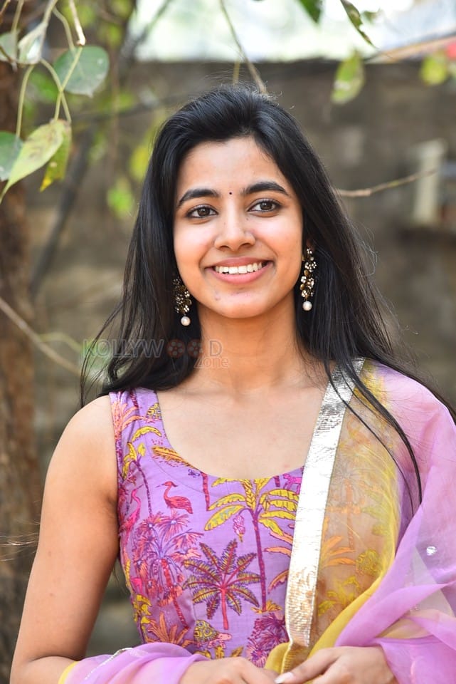 Actress Shivani Nagaram at Ambajipeta Marriage Band Success Meet Photos 12