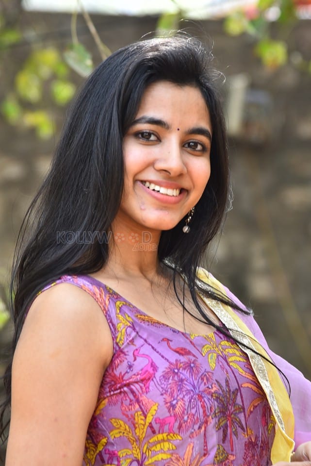 Actress Shivani Nagaram at Ambajipeta Marriage Band Success Meet Photos 14