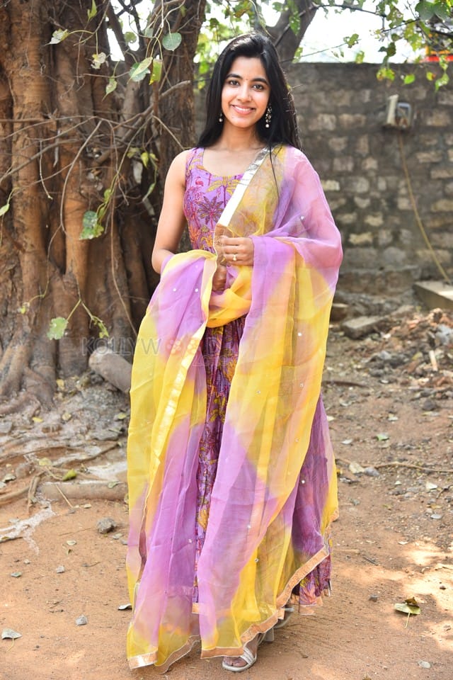 Actress Shivani Nagaram at Ambajipeta Marriage Band Success Meet Photos 21