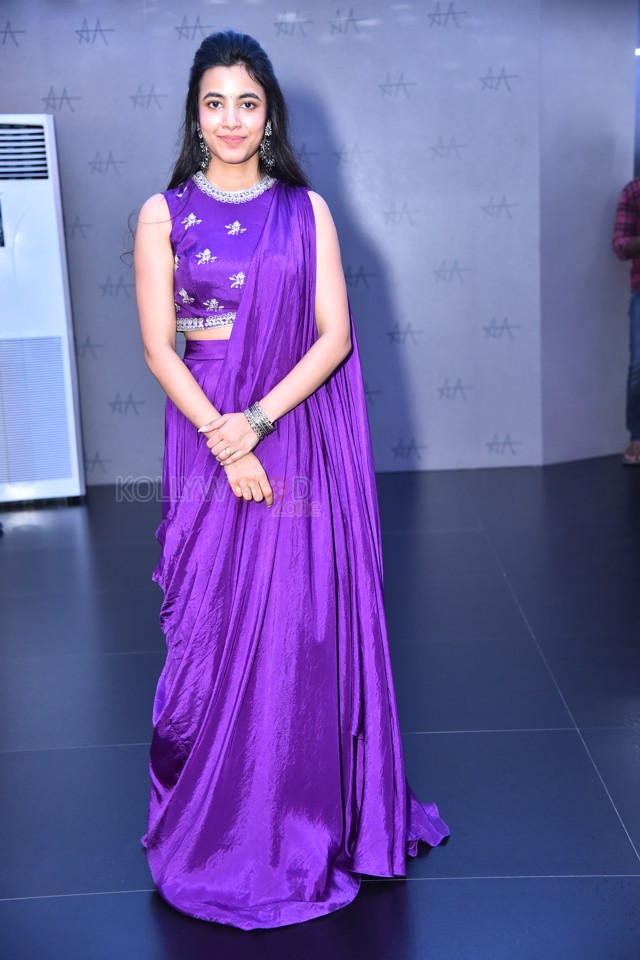 Actress Shivani Nagaram at Ambajipeta Marriage Band Trailer Launch Photos 11