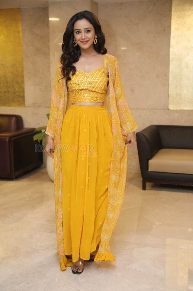 Actress Simran Gupta at Anveshi Pre Release Event Photos 03