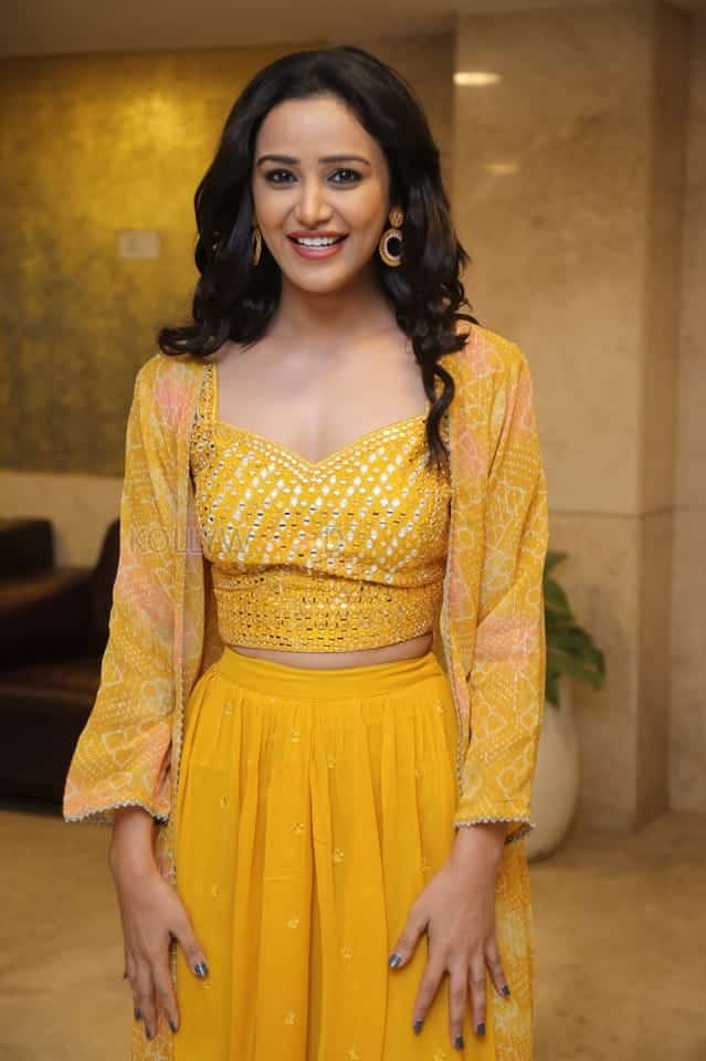 Actress Simran Gupta at Anveshi Pre Release Event Photos 21