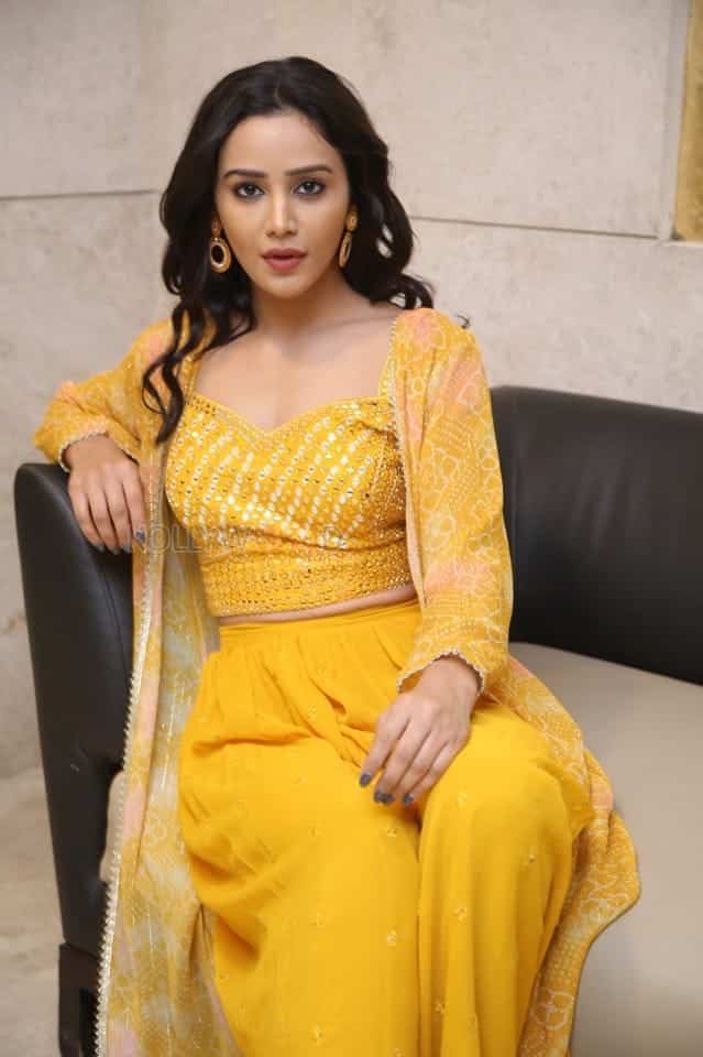 Actress Simran Gupta at Anveshi Pre Release Event Photos 24