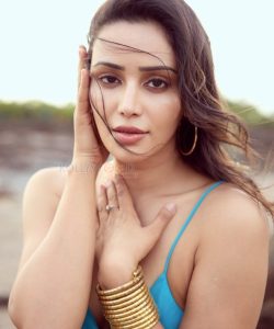 Simran Gupta (Anaira Gupta)