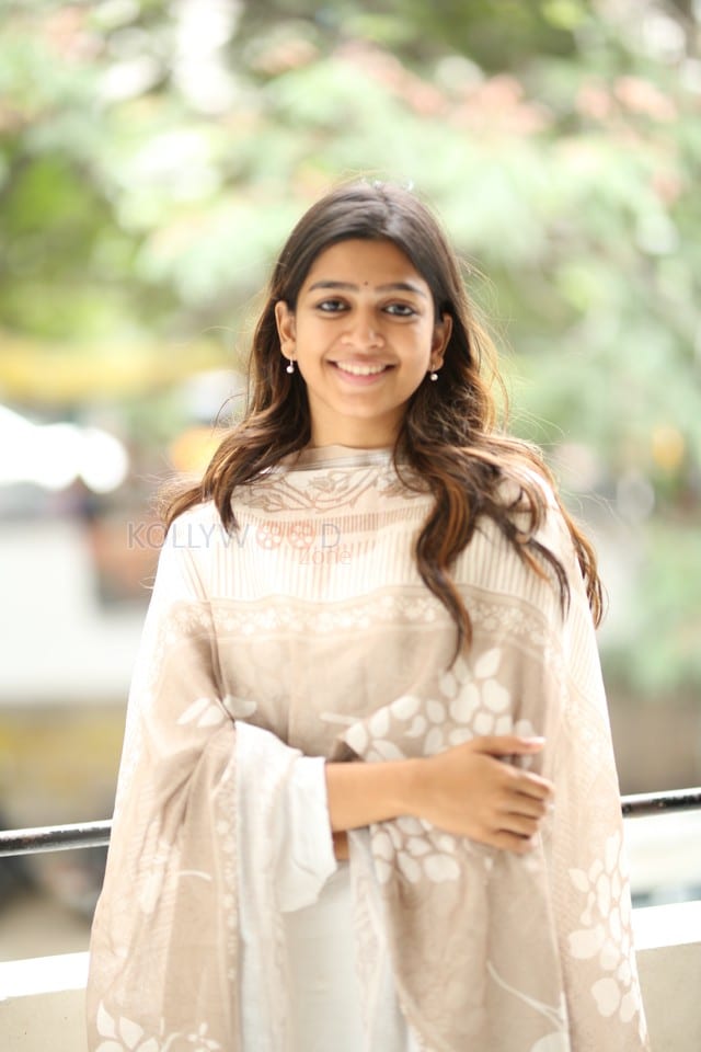 Heroine Ananthika Sanilkumar at 8 Vasantalu Interview Pictures 37