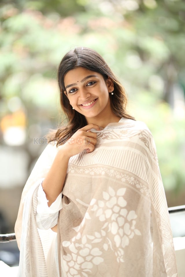 Heroine Ananthika Sanilkumar at 8 Vasantalu Interview Pictures 41