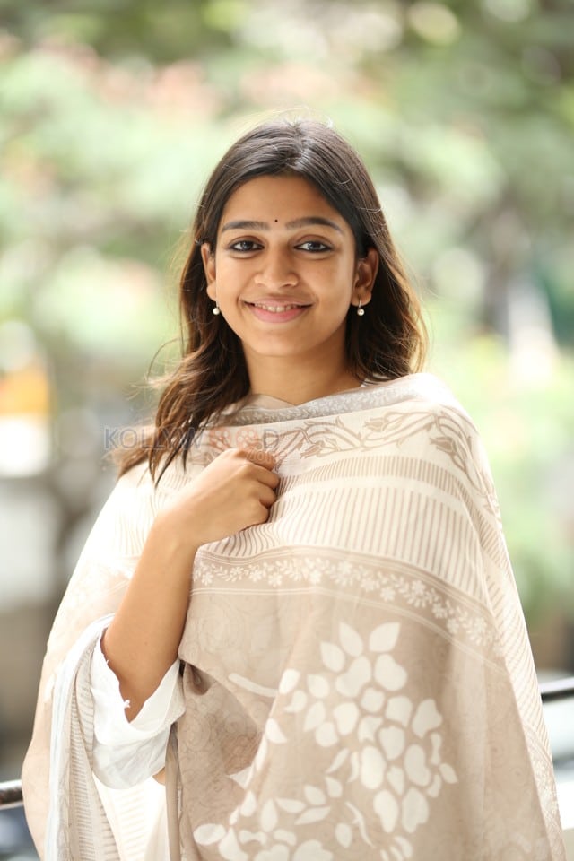 Heroine Ananthika Sanilkumar at 8 Vasantalu Interview Pictures 42