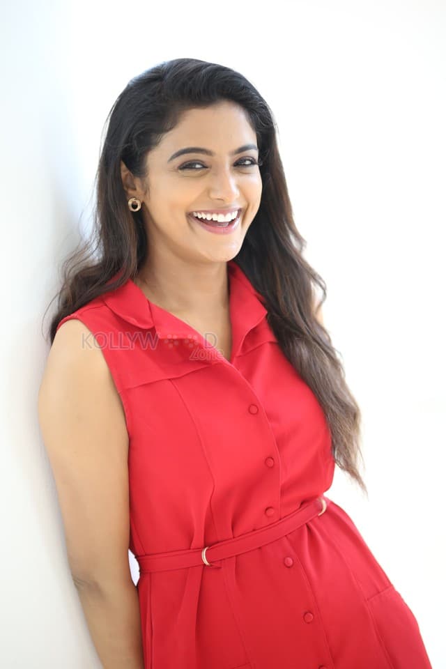 Heroine Roopa Koduvayur at Sarangapani Jathakam Success Meet Photos 08
