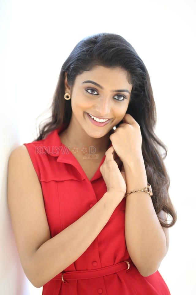 Heroine Roopa Koduvayur at Sarangapani Jathakam Success Meet Photos 18