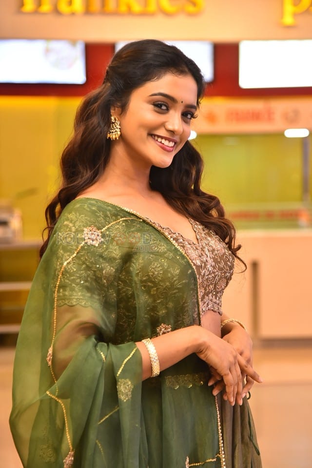 Heroine Roopa Koduvayur at Sarangapani Jathakam Trailer Launch Pictures 01