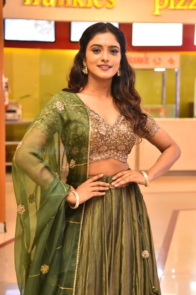 Heroine Roopa Koduvayur at Sarangapani Jathakam Trailer Launch Pictures 04