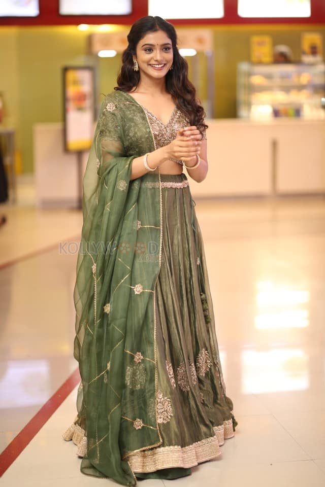 Heroine Roopa Koduvayur at Sarangapani Jathakam Trailer Launch Pictures 14
