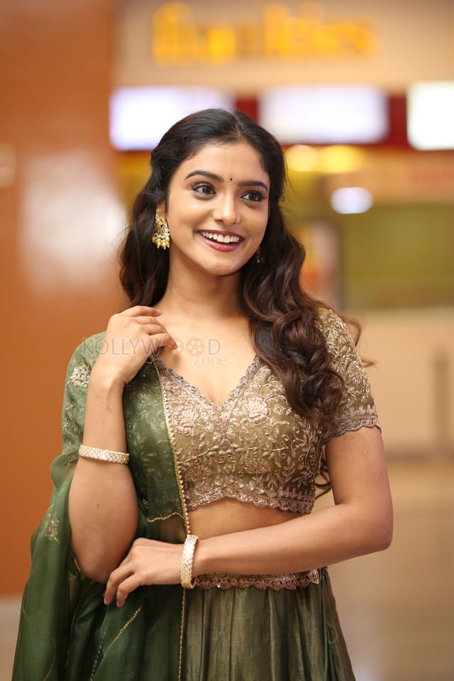Heroine Roopa Koduvayur at Sarangapani Jathakam Trailer Launch Pictures 21