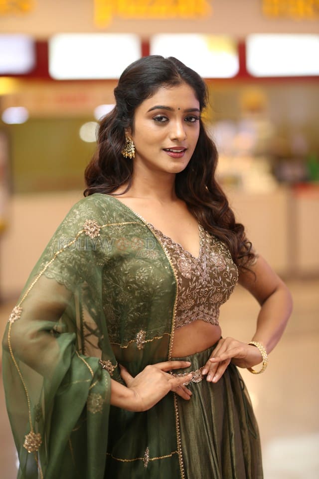 Heroine Roopa Koduvayur at Sarangapani Jathakam Trailer Launch Pictures 24