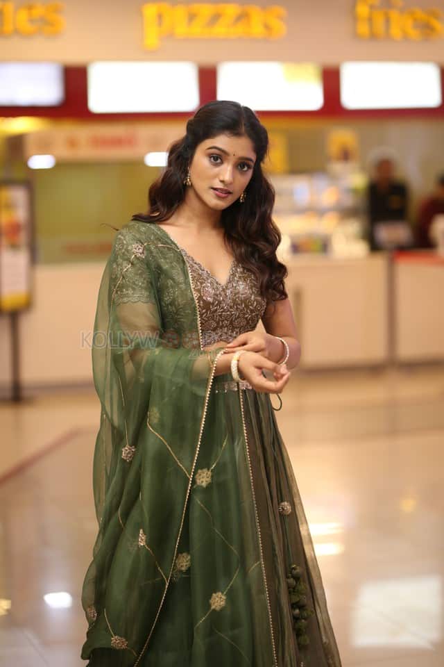 Heroine Roopa Koduvayur at Sarangapani Jathakam Trailer Launch Pictures 38