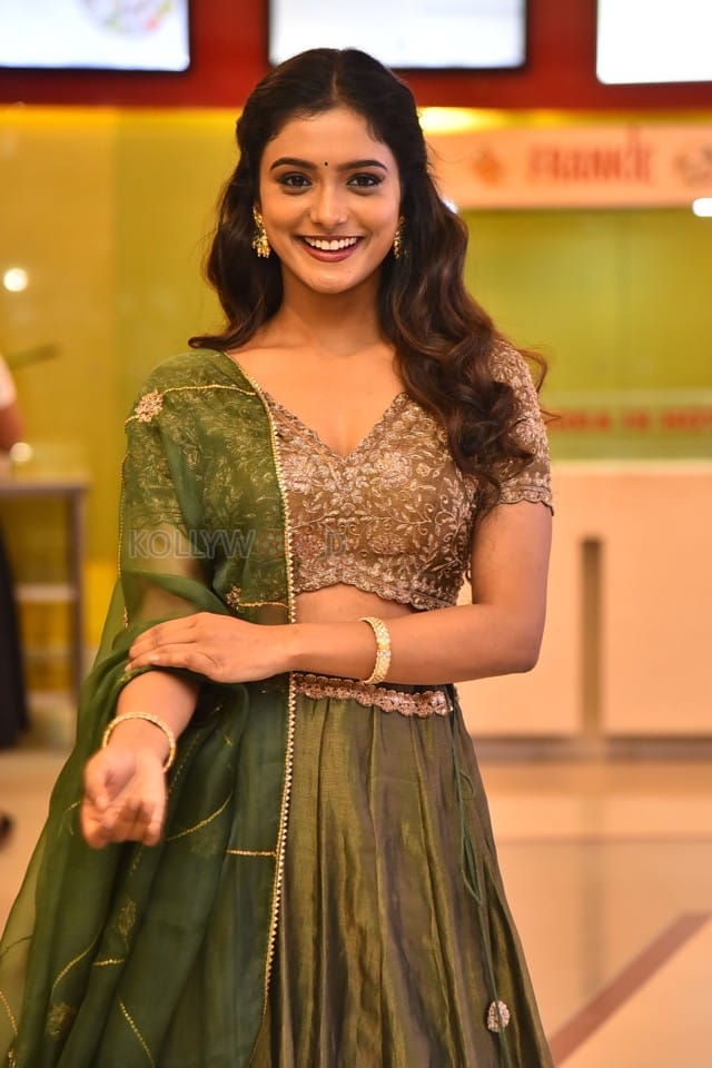 Heroine Roopa Koduvayur at Sarangapani Jathakam Trailer Launch Pictures 48