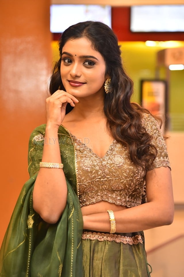 Heroine Roopa Koduvayur at Sarangapani Jathakam Trailer Launch Pictures 51