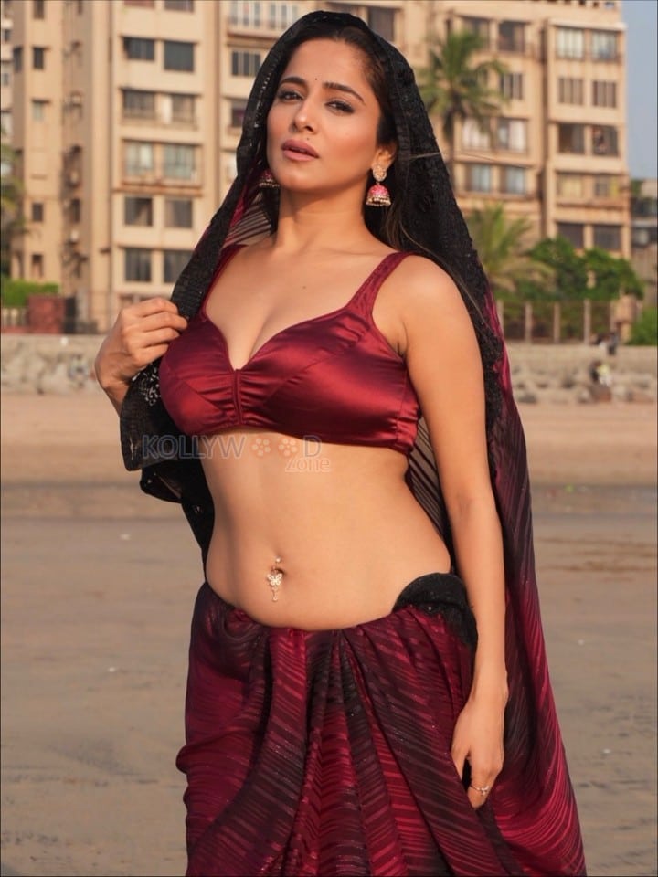 Hot Kate Sharma in a Maroon Saree with Matching Sleeveless Blouse Photos 10