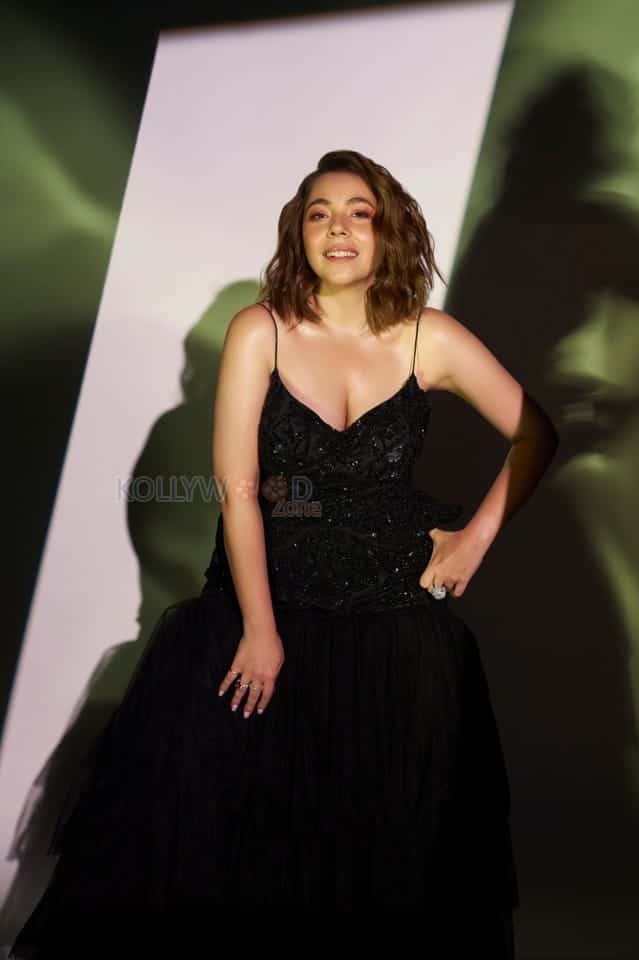 Maanvi Gagroo in a Sexy Black Gown Photos 03