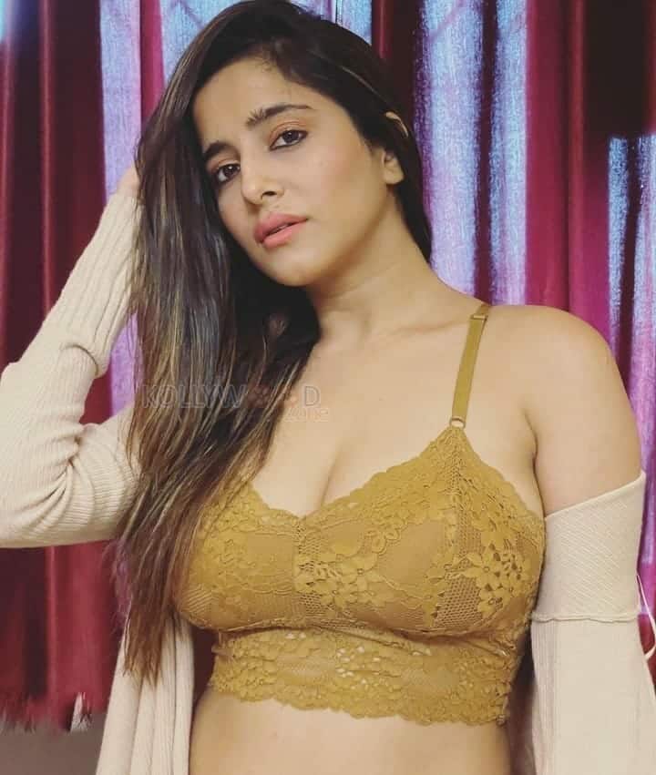 Punjabi Actress Kate Sharma Sexy Pictures 02