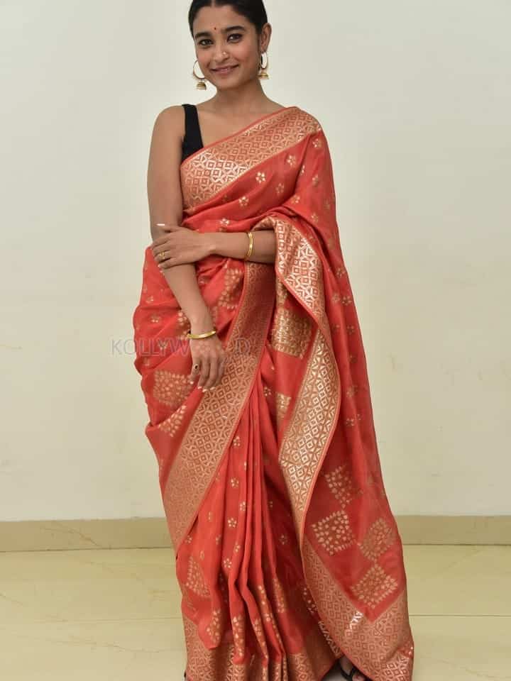 Actress Chaithra J Achar at Saptha Sagaralu Dhaati Movie Press Meet Photos 03