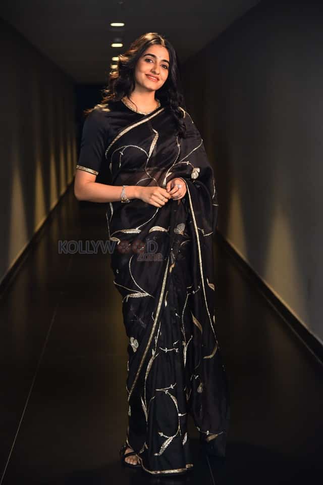 Actress Maanasa Choudhary at Aaryan Movie Pre Release Event Pictures 06