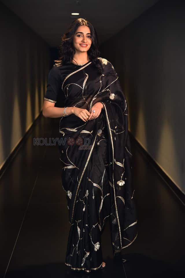 Actress Maanasa Choudhary at Aaryan Movie Pre Release Event Pictures 08