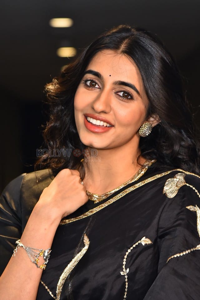 Actress Maanasa Choudhary at Aaryan Movie Pre Release Event Pictures 14