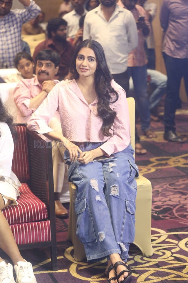 Actress Maanasa Choudhary at Single Movie Success Celebration Pictures 11