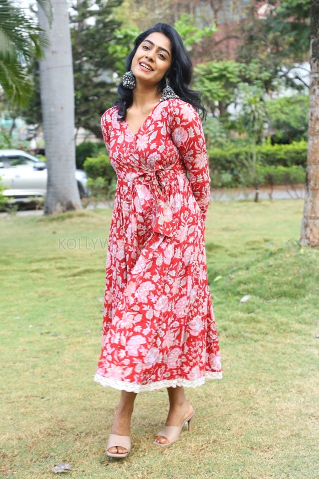 Actress Meghalekha Kacharla at Roti Kapada Romance Movie Press Meet Photos 12