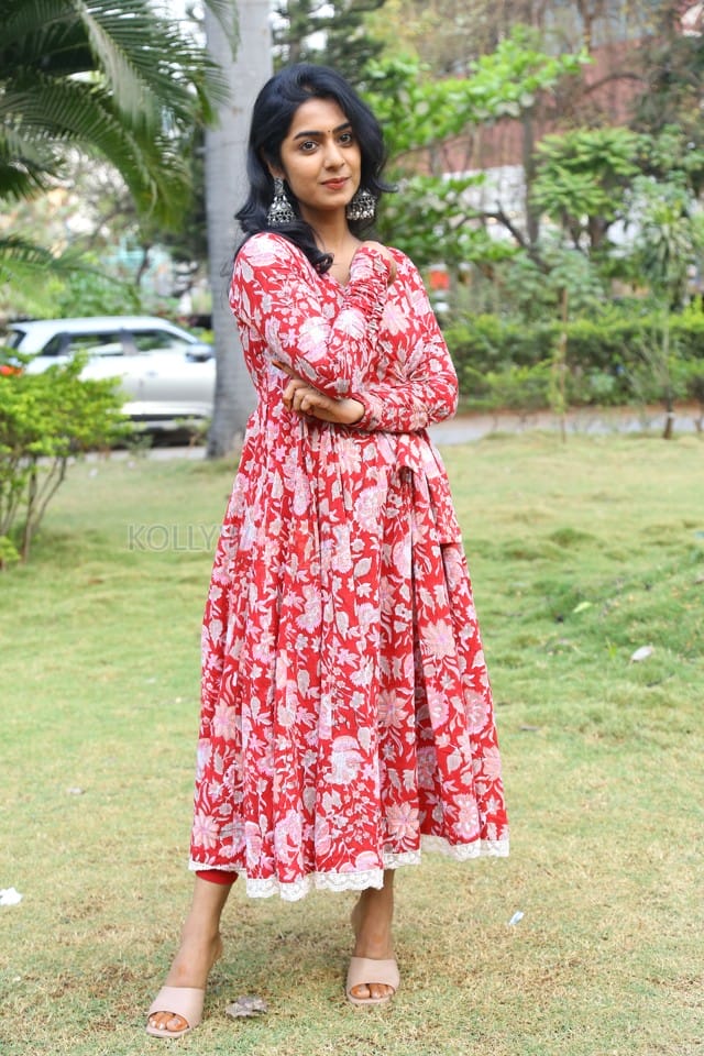 Actress Meghalekha Kacharla at Roti Kapada Romance Movie Press Meet Photos 15