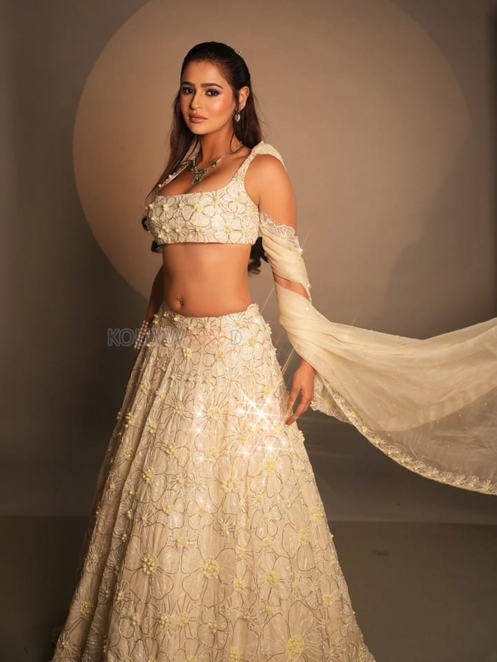 Beautiful Prakriti Pavani in an Ivory Lehenga Photos 02