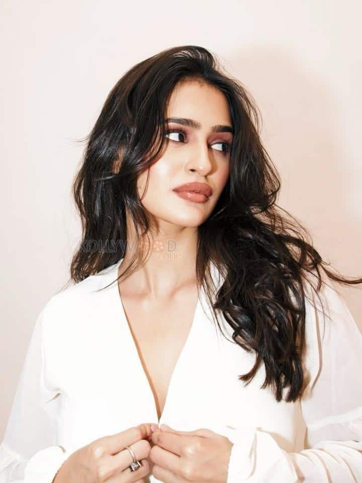 Cute Prakriti Pavani in a White Dress for Fab Look Magazine Photos 02