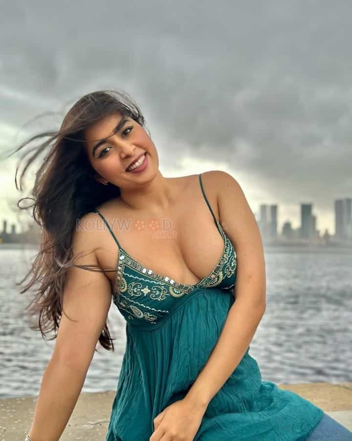 Glamorous Nikita Sharma in a Sleeveless Thin Strap Baby Doll Photos 01