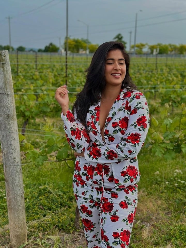 Hot Nikita Sharma Boobs Braless in a Rose Printed Dress Pictures 01