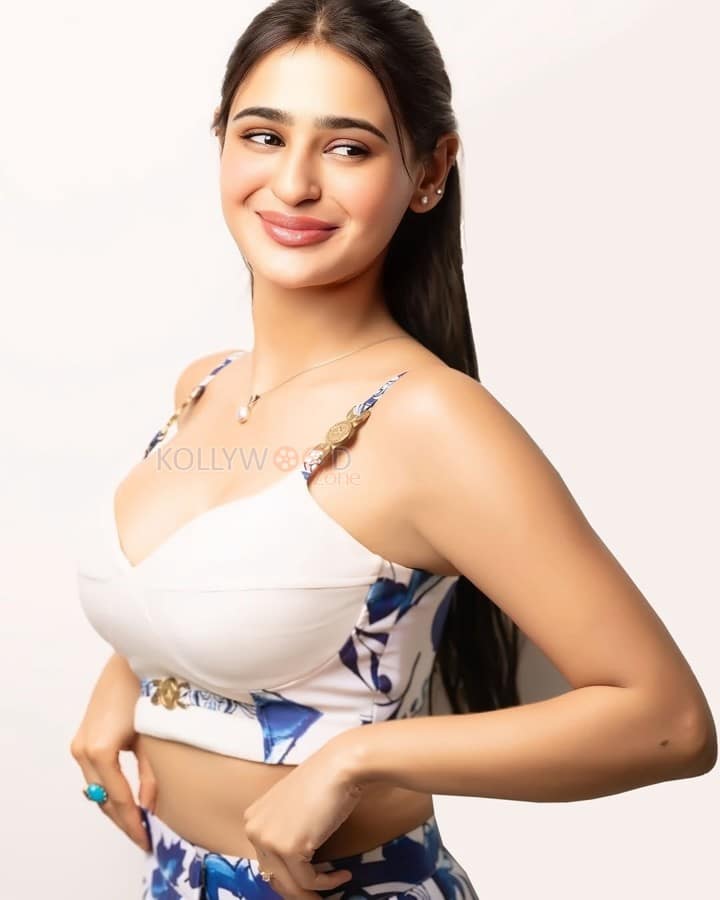Marathi Glamour Prakriti Pavani in a White and Blue Crop Top Pictures 03