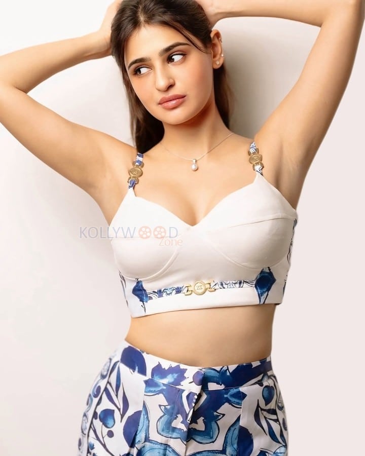 Marathi Glamour Prakriti Pavani in a White and Blue Crop Top Pictures 04