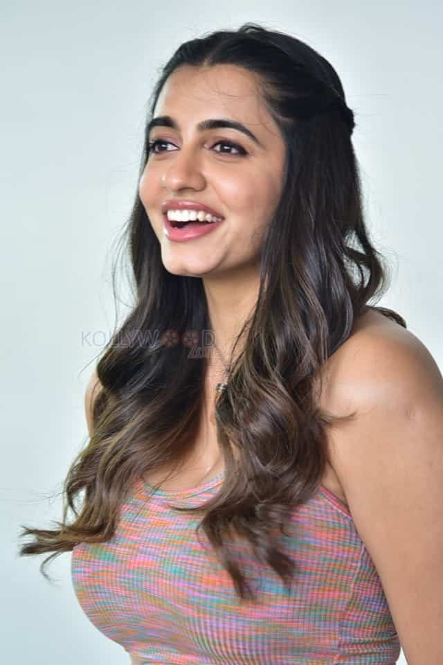 Sexy Actress Maanasa Choudhary at Bubblegum Interview Photos 85