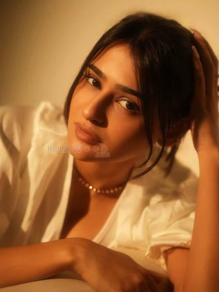 Sexy Prakriti Pavani in a Satin Night Dress Photos 01