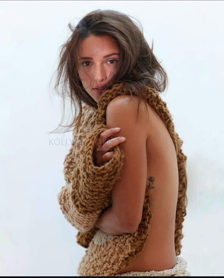 Stunning Hot Tripti Dimri in a Brown Crochet Sweater Pictures 03