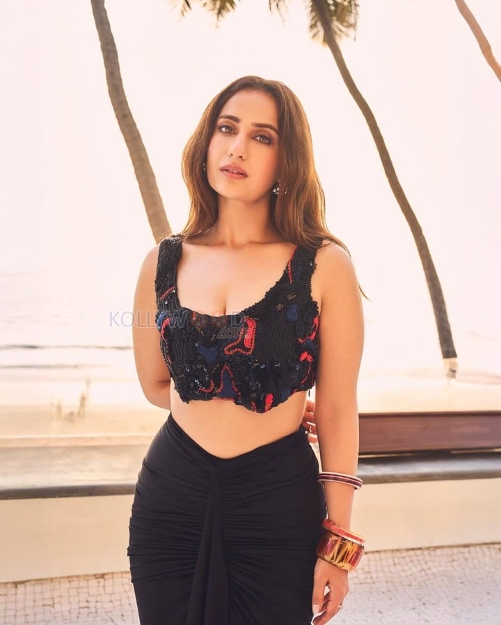 Stunning Kusha Kapila in a Black Skirt and Bralette Crop Top Pictures 01