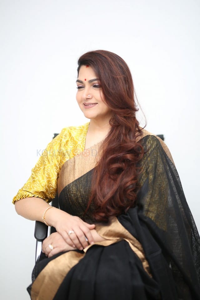 Actress Kushboo Interview Pictures 07