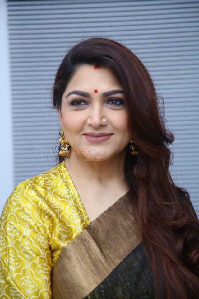 Actress Kushboo Interview Pictures 19